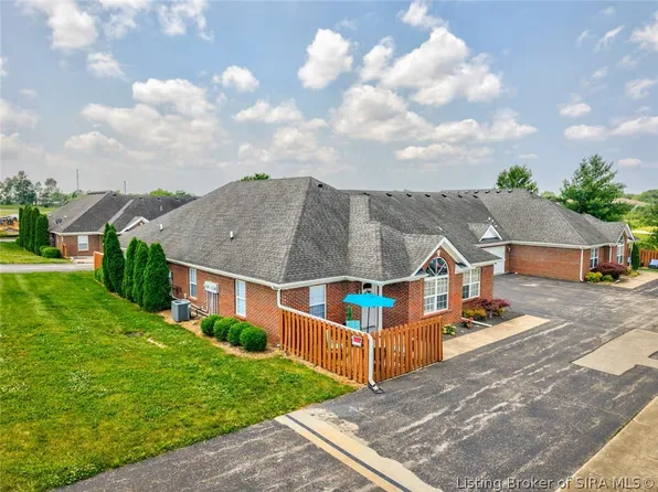 1939 Harmony Circle, Charlestown, IN 47111