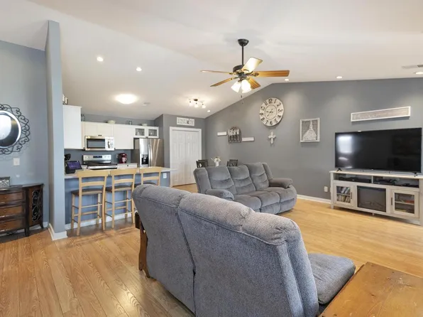 1600 Commonwealth Drive #5, Fort Atkinson, WI 53538