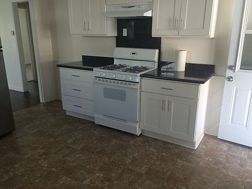 3rd image of 729 Illinois Ave