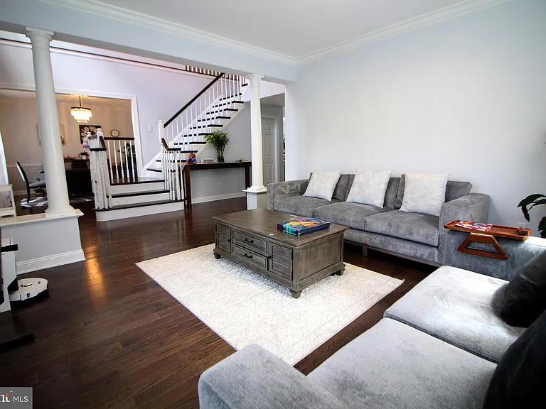 15 Kentsdale Dr — Photo 7