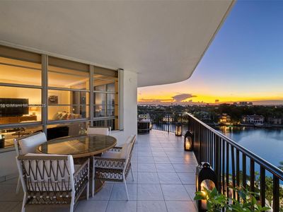 5660 Collins Ave APT 8D, Miami Beach, FL, 33140