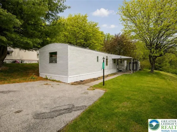 6307 Nisbet Ct #1, Slatington, PA 18080