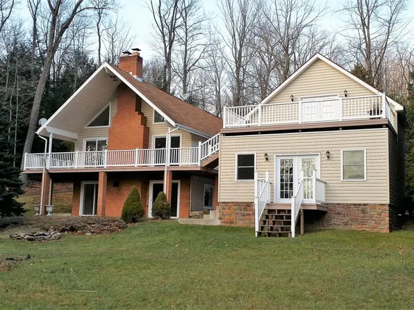 2182 Basse Terre Rd, Du Bois, PA 15801