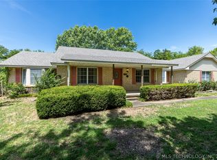 1915 W Lowry Rd, Claremore, OK 74017