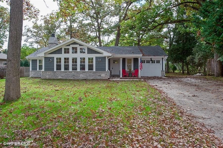 1st image of 455 Hillcrest Dr
