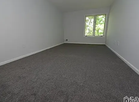 702 Peach St #702 — Photo 1
