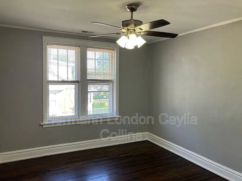 Building Photo - 6918 Moellenhoff St #2F