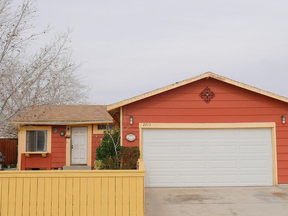 1st image of 2213 Rosewood Ave