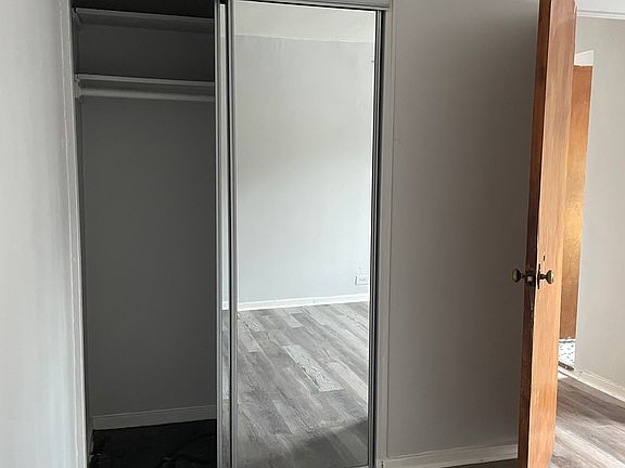 4th image of 7327 N Rogers Ave APT 503
