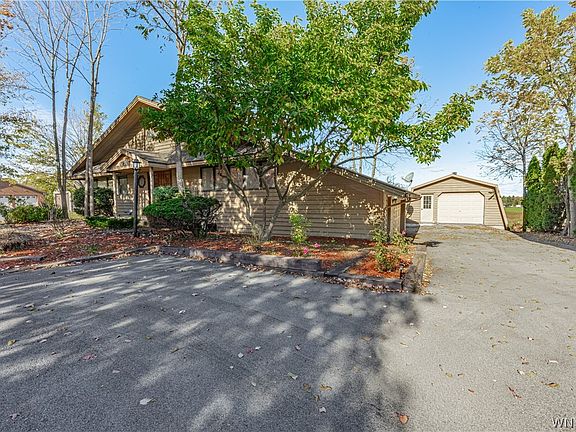 3rd image of 2117 Ridge Rd