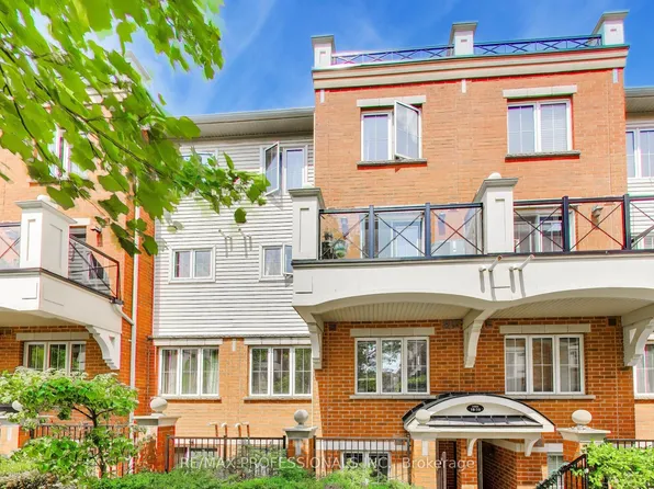 2460 Post Rd #19, Oakville, ON L6H 0J2