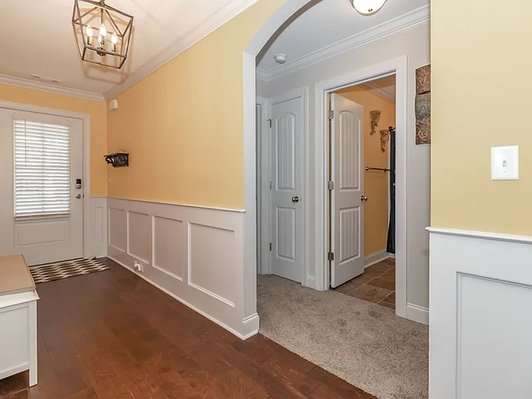 2112 Kinsale Ave — Photo 6
