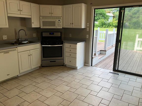 3rd image of 4902 Stauffer Ave SE