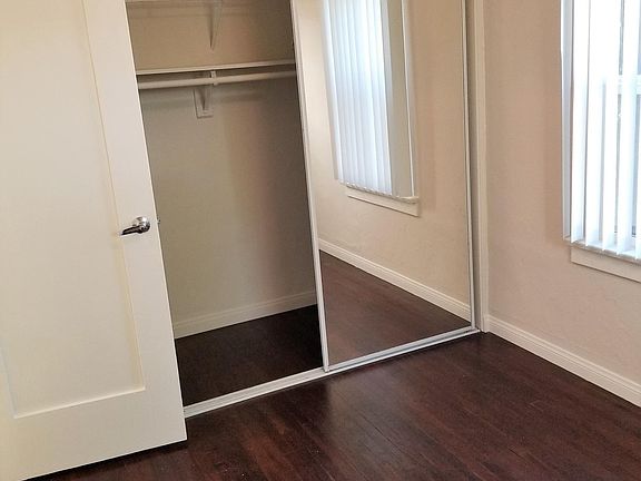 4th image of 4071 Mississippi St