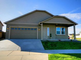 1123 SW Carver St, College Place, WA 99324