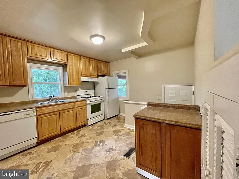 11700 Goodloe Rd — Photo 8