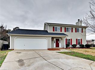 905 Stockwood Ct, High Point, NC 27265