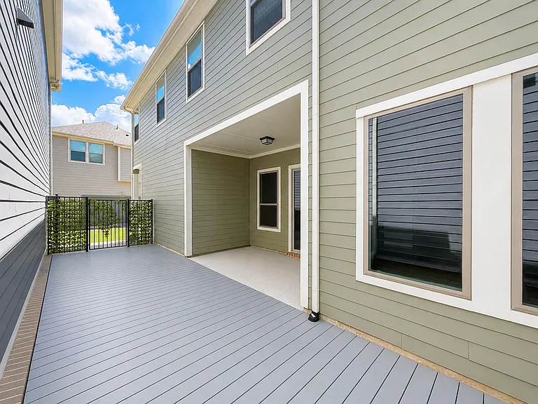 1053 Emil Pl — Photo 15