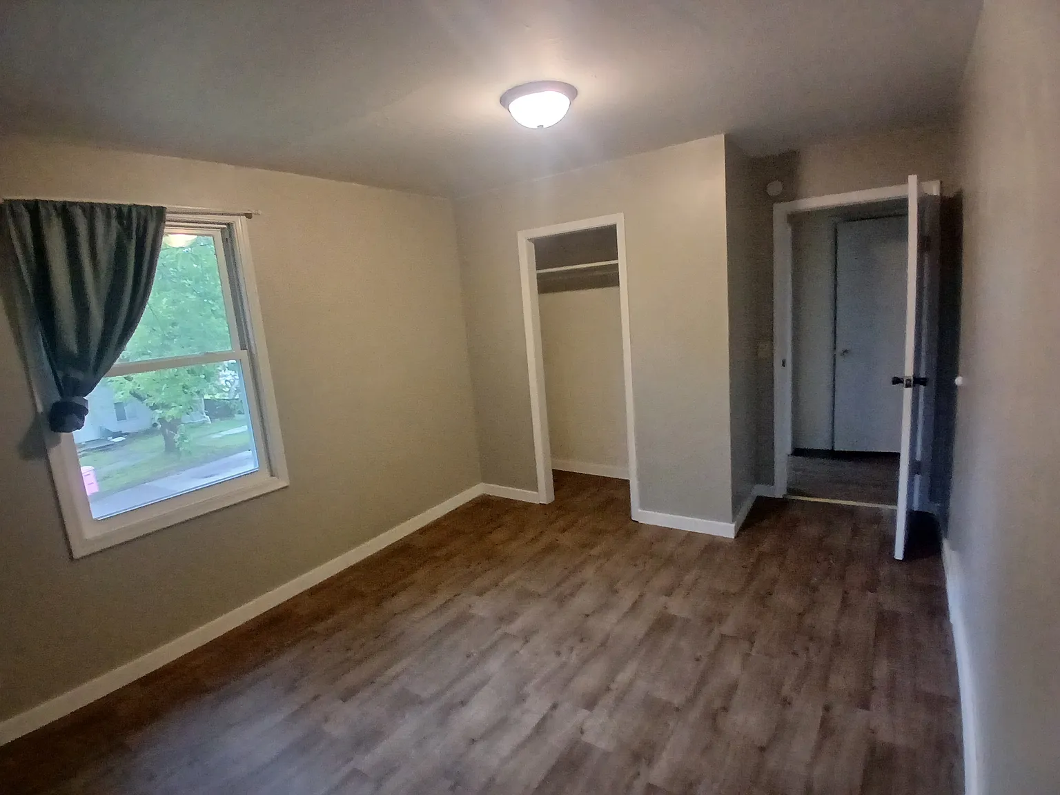 3 bed, 1410 sqft, $2,300 — Photo 2