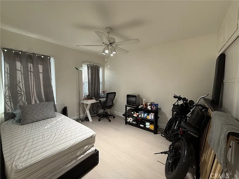 1216 S Cochran Ave — Photo 14