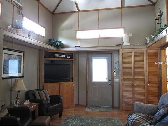 4th image of 3061 Frontier Dr