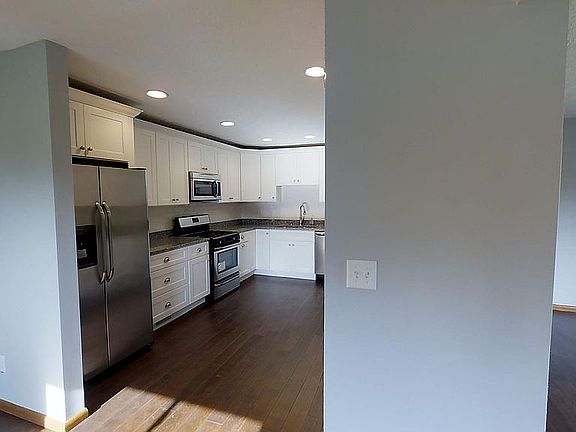 NEW GORGEOUS KITCHEN