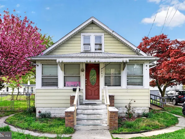 242 N Broad St, Penns Grove, NJ 08069