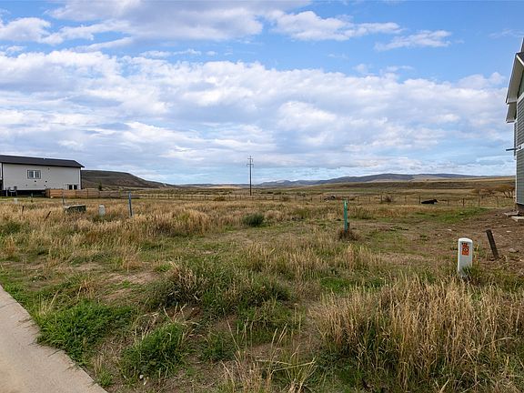 4th image of 916 Dry Creek South Road