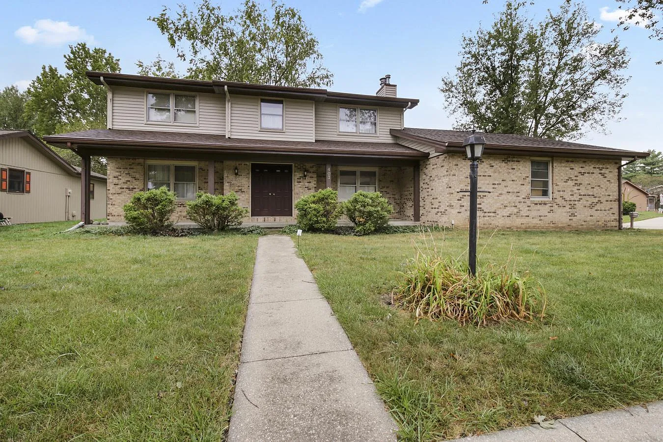 403 Arbours Dr photo 1
