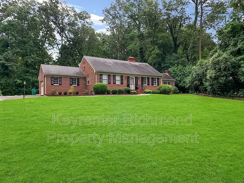 4 bed, 2.5 bath, 2456 sqft, $2,800 — Photo 1