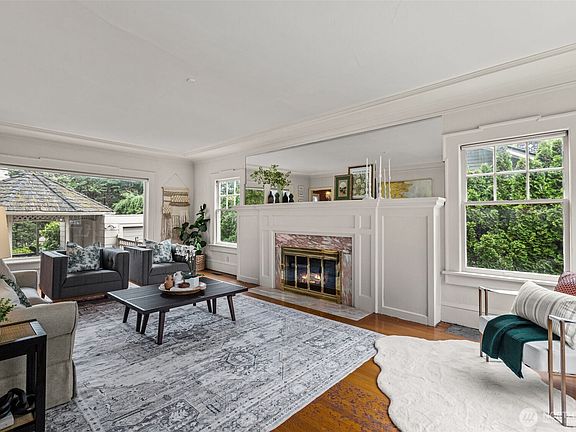 2nd image of 1875 E Hamlin Street