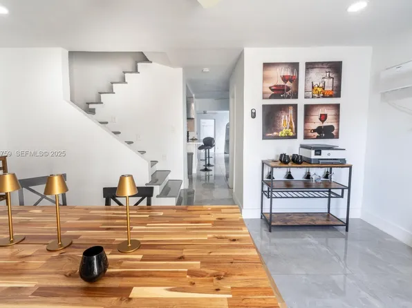 711 85th St, Miami Beach, FL 33141