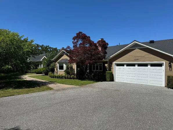 10699 Magdalena Rd, Los Altos Hills, CA 94024