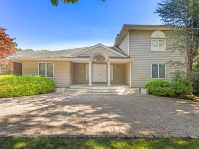 4 Honeysuckle Ln, East Quogue, NY, 11942