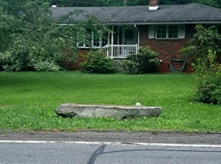 319 Blue Shutters Rd, Moscow, PA 18444