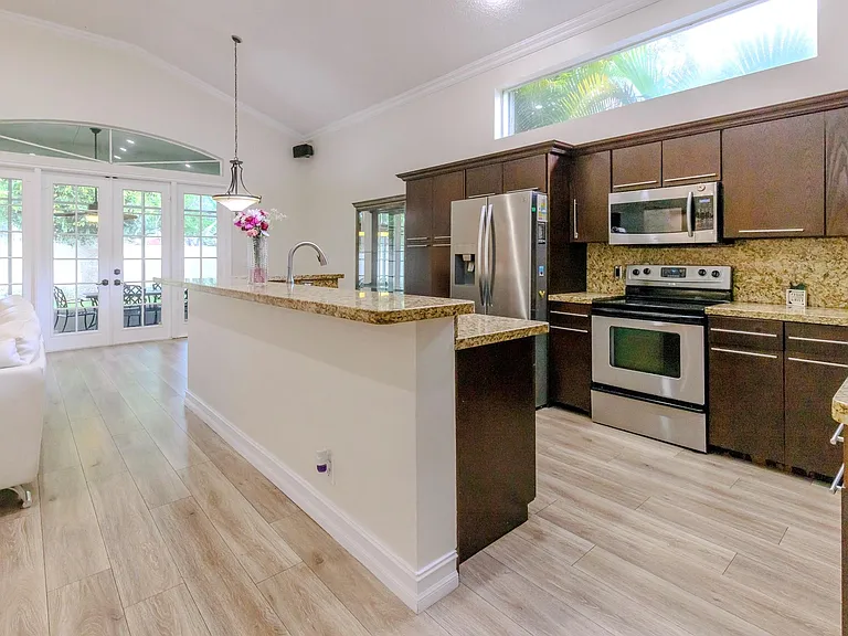 4082 Trenton Ave — Photo 8