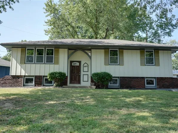 1901 SW Gladstone Dr, Blue Springs, MO 64014