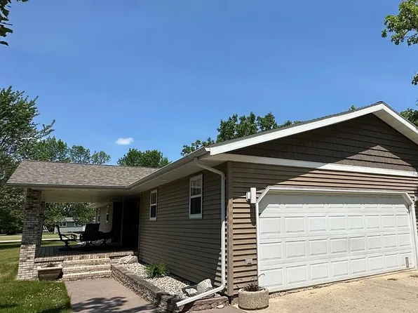 102 Colony Dr S, Karlstad, MN 56732