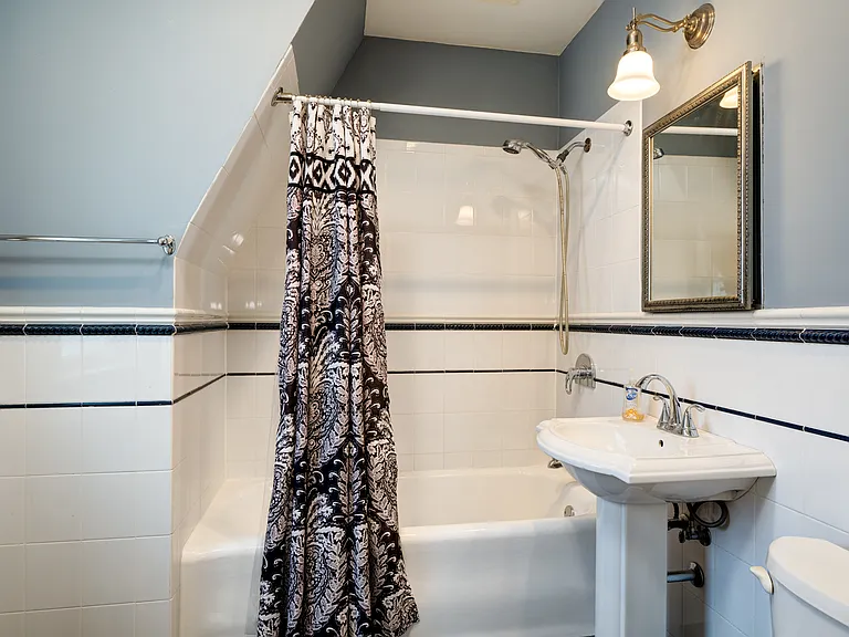122 Central Park Ave — Photo 27
