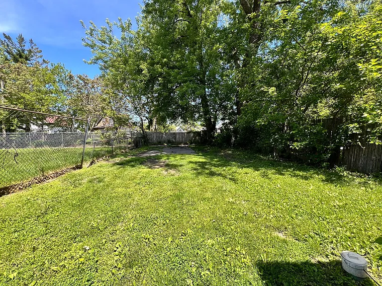 1337 Moore St — Photo 10