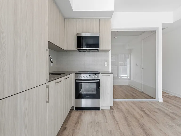 7439 Kingston Rd — Photo 20