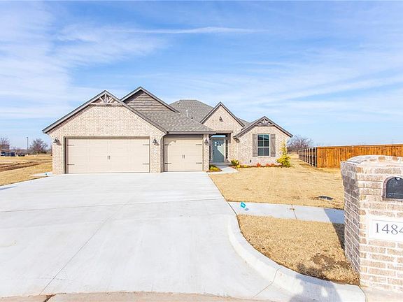 3rd image of 1484 Auburn Cir