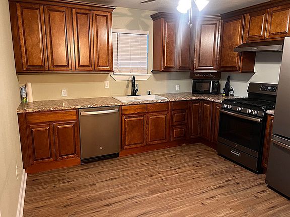 5th image of 1343 Bassett St