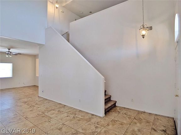 2nd image of 5320 Vista Hermosa Ave