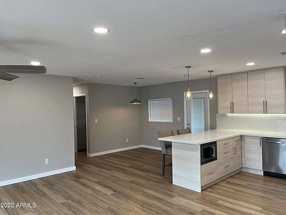 4th image of 3310 E Helena Dr