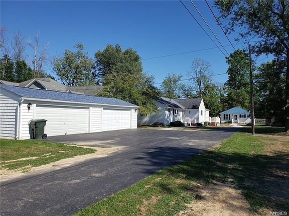 2nd image of 1327 Sweeney St