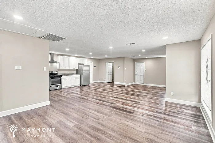 3 bed, 2.0 bath, 1704 sqft, $1,775 — Photo 3