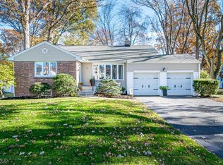 65 Sandy Hill Rd, Westfield, NJ 07090