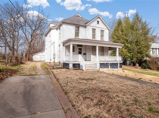 319 Carson Rd, Saint Louis, MO 63135