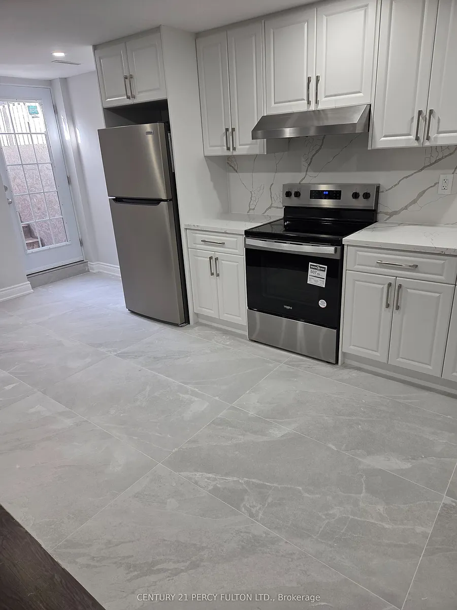 Building Photo - 1607 Sandhurst Cres #BASEMENT